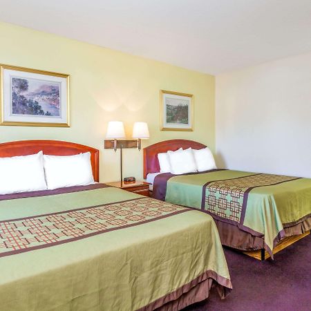 Super 8 By Wyndham Bakersfield/Central Luaran gambar