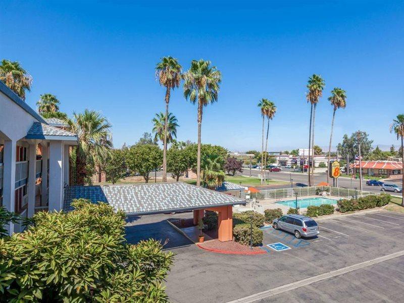 Super 8 By Wyndham Bakersfield/Central Luaran gambar