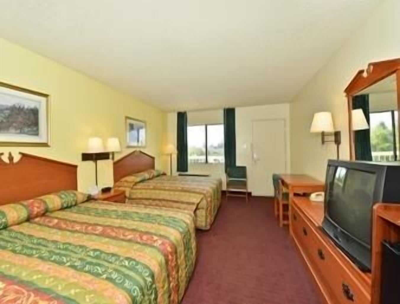 Super 8 By Wyndham Bakersfield/Central Bilik gambar