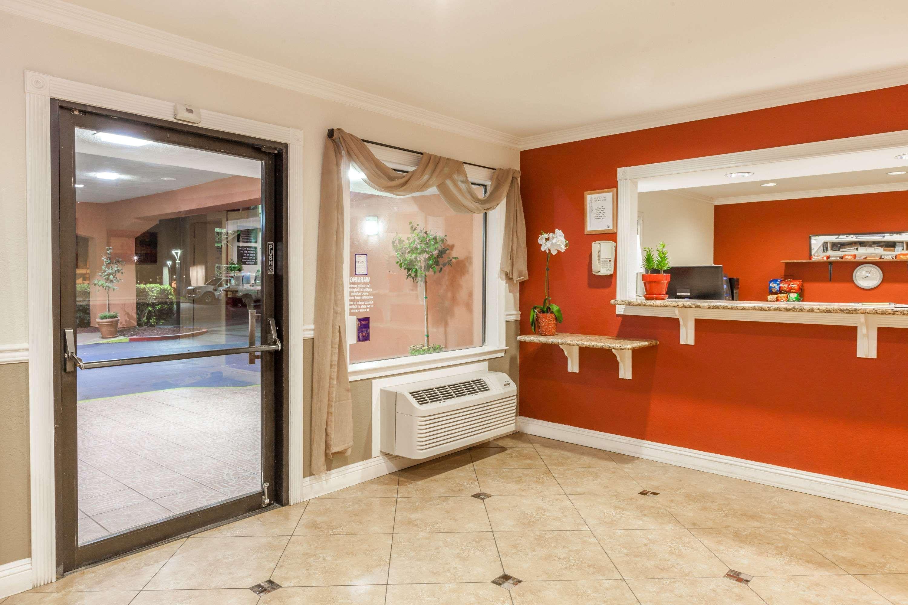 Super 8 By Wyndham Bakersfield/Central Luaran gambar