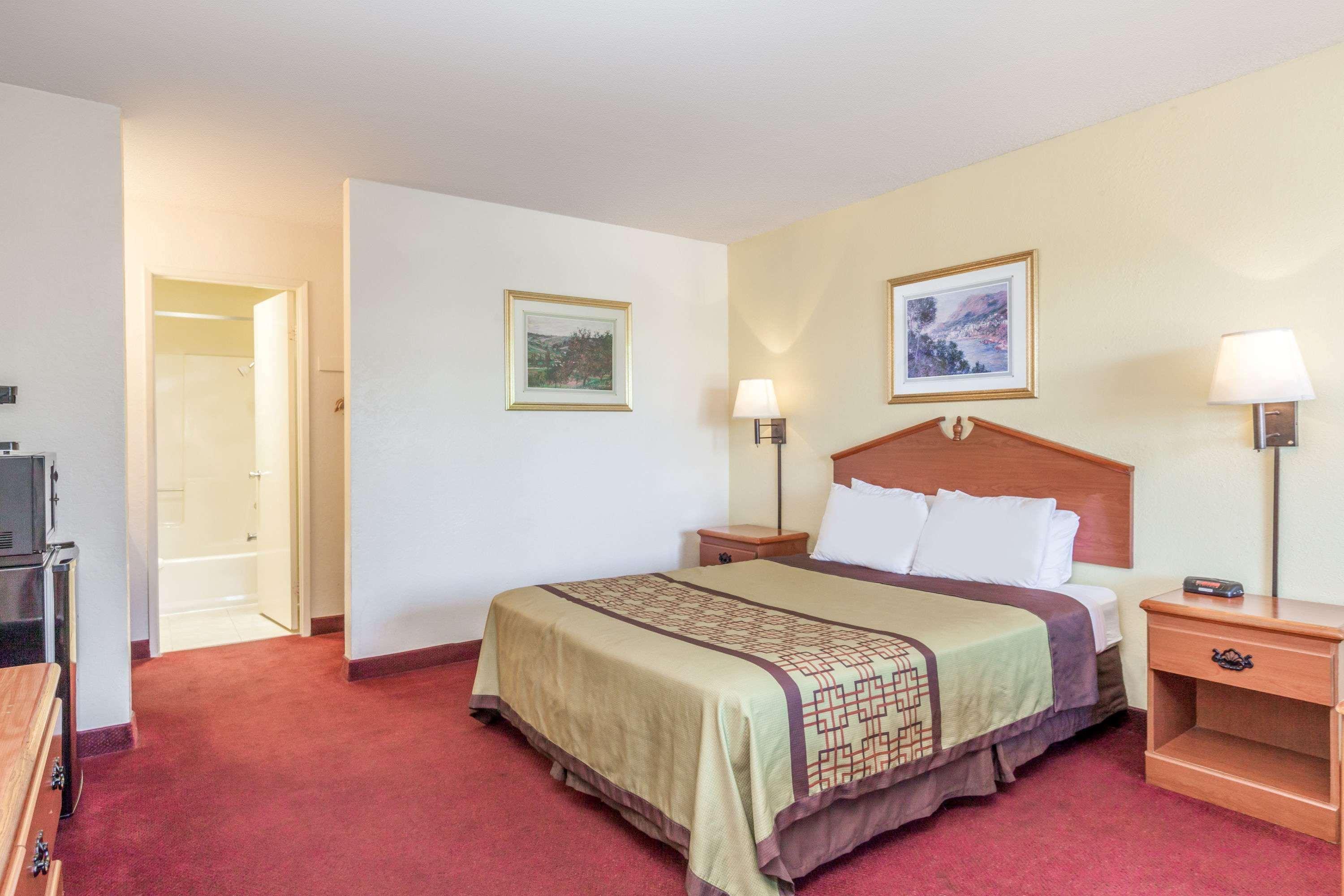 Super 8 By Wyndham Bakersfield/Central Luaran gambar