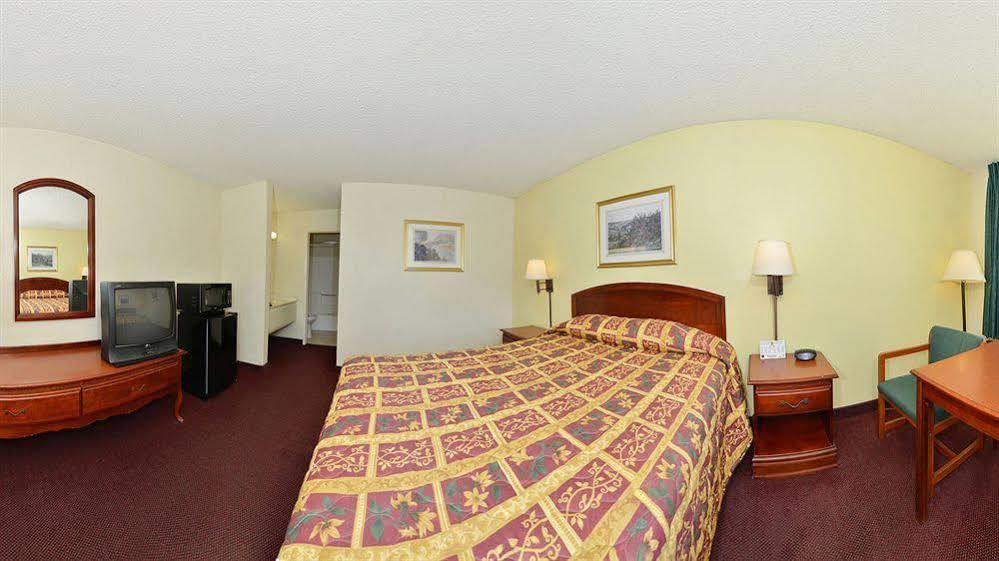 Super 8 By Wyndham Bakersfield/Central Luaran gambar